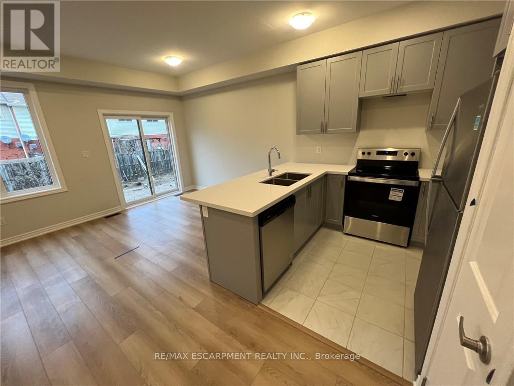 5 Genoa Drive, Hamilton, Ontario  L9B 0K1 - Photo 9 - X12761222