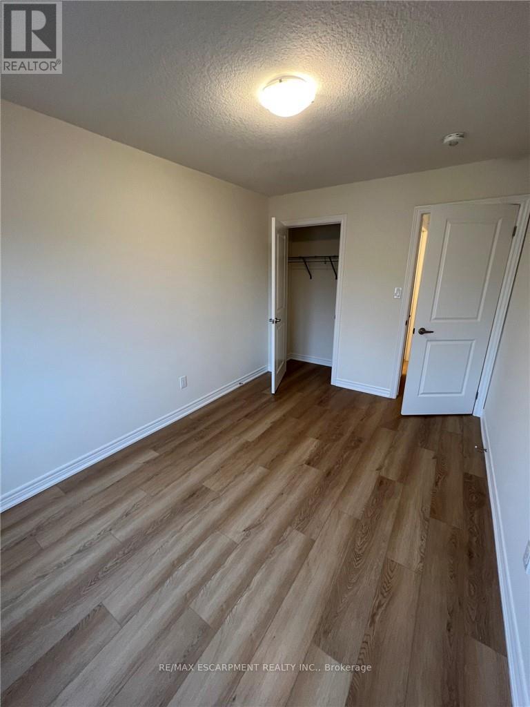 5 Genoa Drive, Hamilton, Ontario  L9B 0K1 - Photo 23 - X12761222