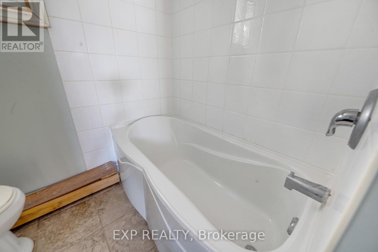 Upper Unit - 1023 Eagle Drive, London South, Ontario  N5Z 3H4 - Photo 15 - X12761240