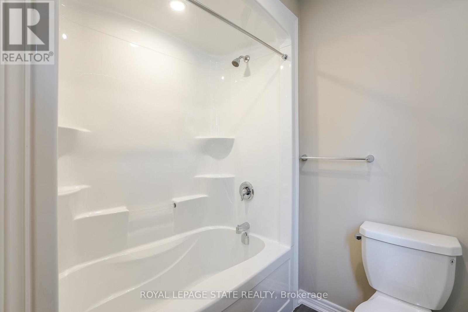 Upper - 177 Rykert Street, St. Catharines (Western Hill), Ontario  L2S 2B5 - Photo 36 - X12761256