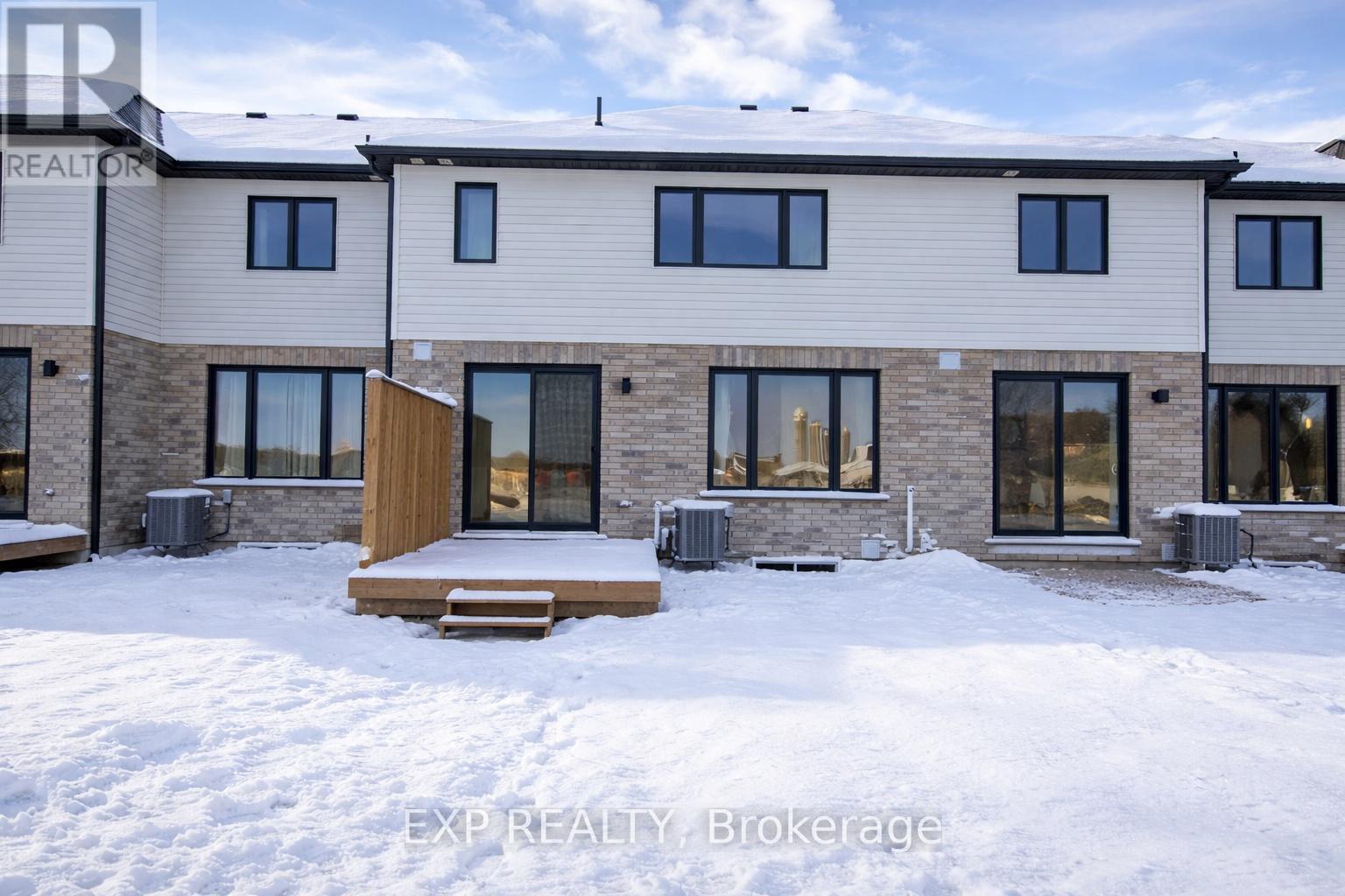 36 Anne Street W, Minto, Ontario  N0G 1Z0 - Photo 2 - X12143276