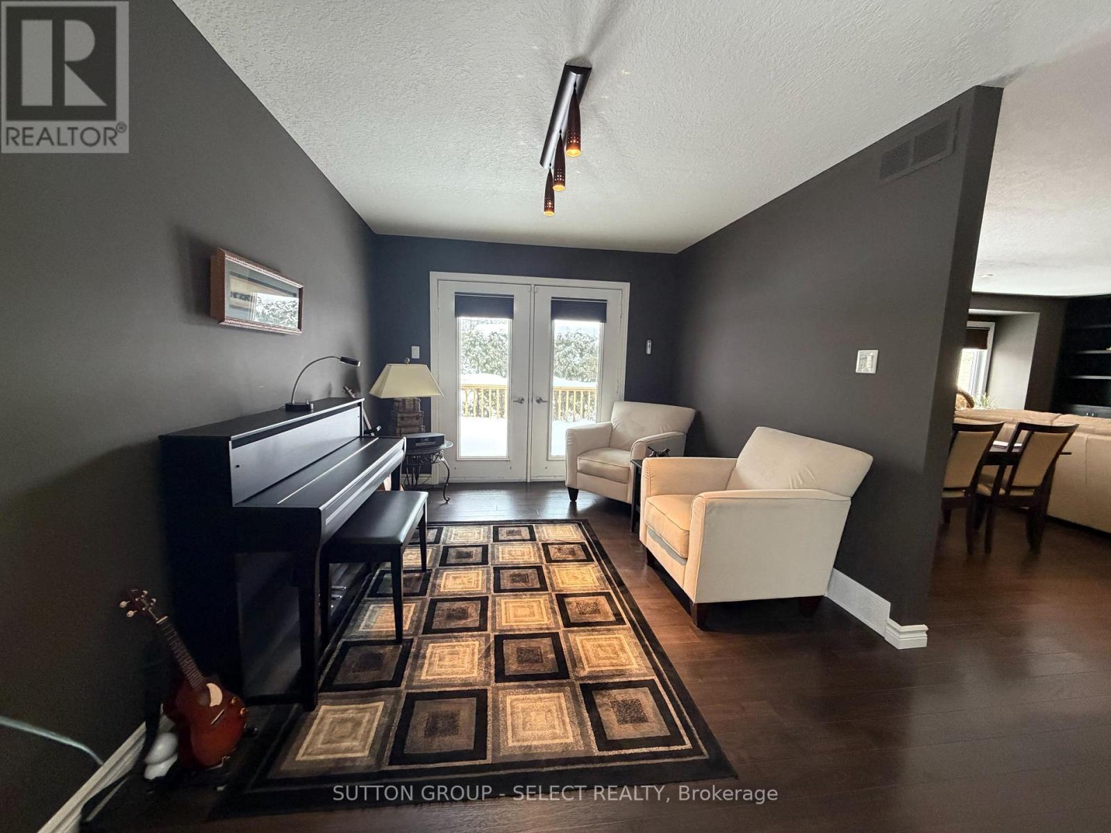 42 - 1500 Richmond Street, London North, Ontario  N6G 4T7 - Photo 2 - X12767548