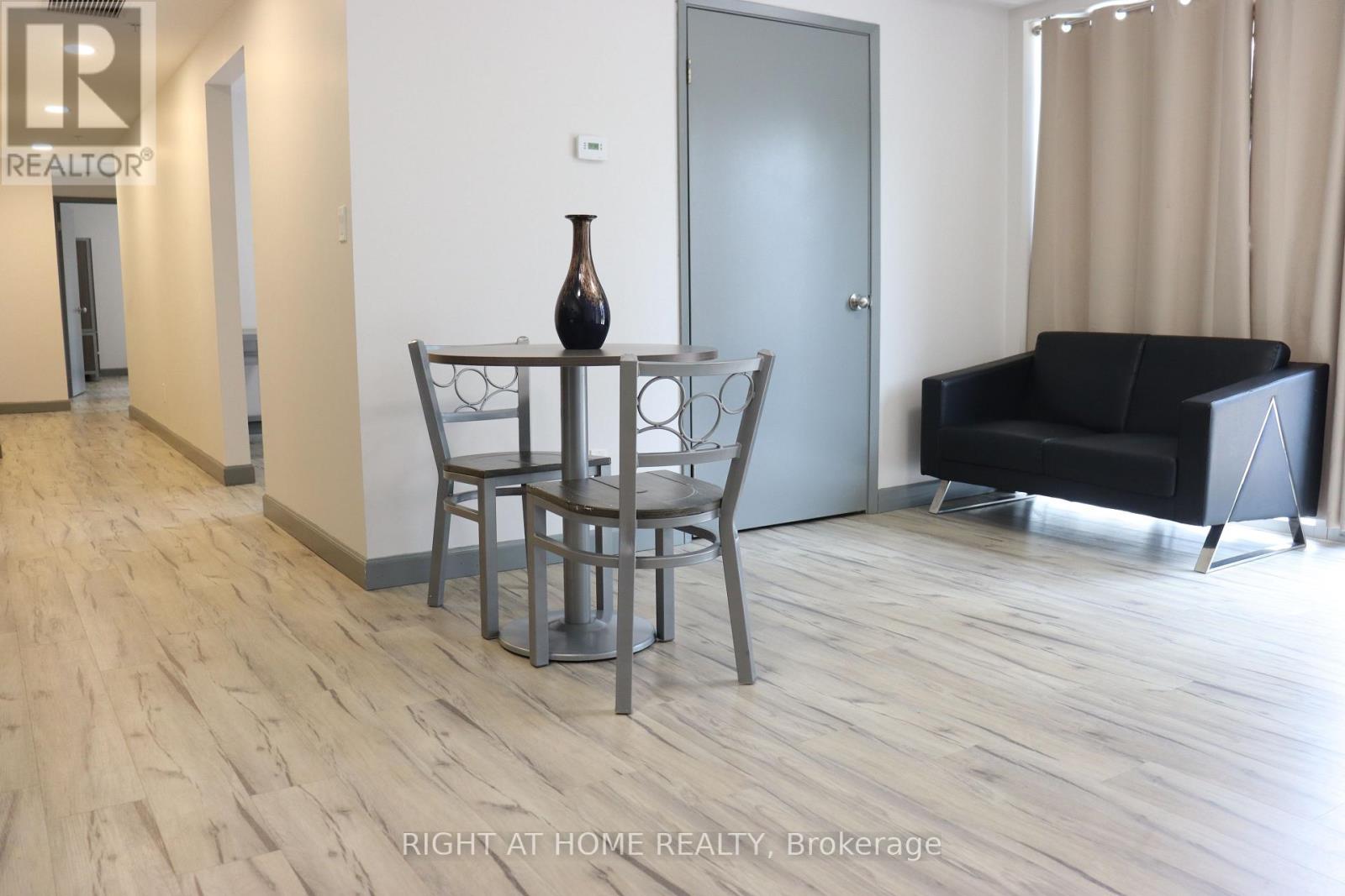 215 - 258b Sunview Street, Waterloo, Ontario  N2L 3V9 - Photo 7 - X12761464