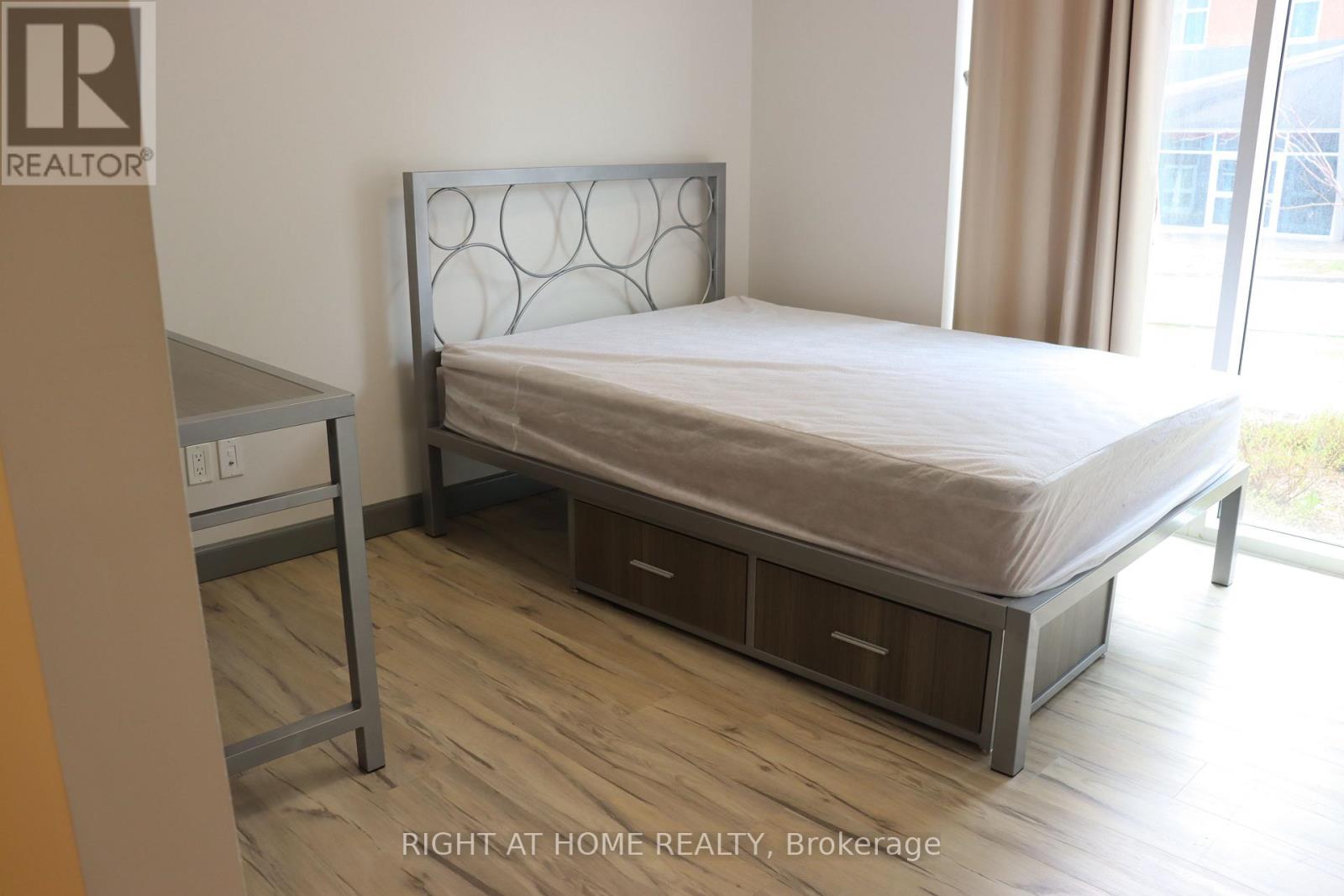 215 - 258b Sunview Street, Waterloo, Ontario  N2L 3V9 - Photo 11 - X12761464