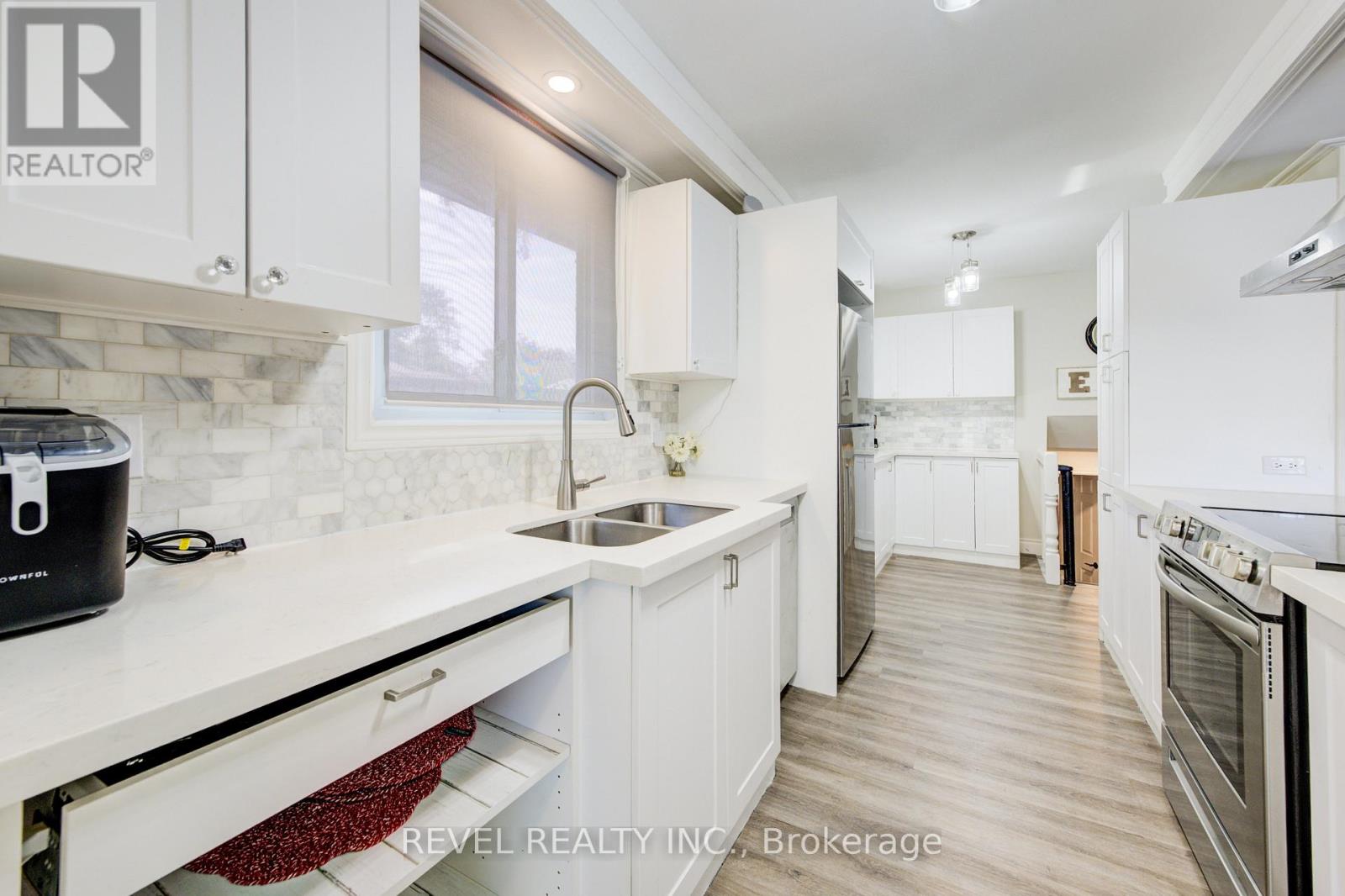 4 Jill Court, St. Catharines, Ontario  L2S 1A6 - Photo 11 - X12541086