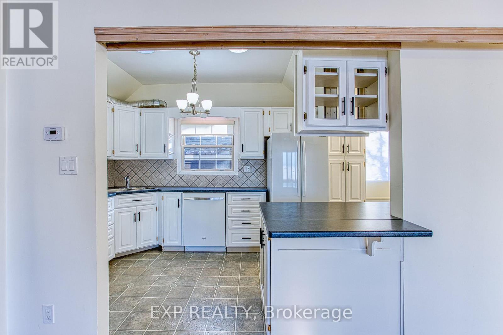 98 Creanona Boulevard, Hamilton (Winona Park), Ontario  L8E 5T3 - Photo 12 - X12761512