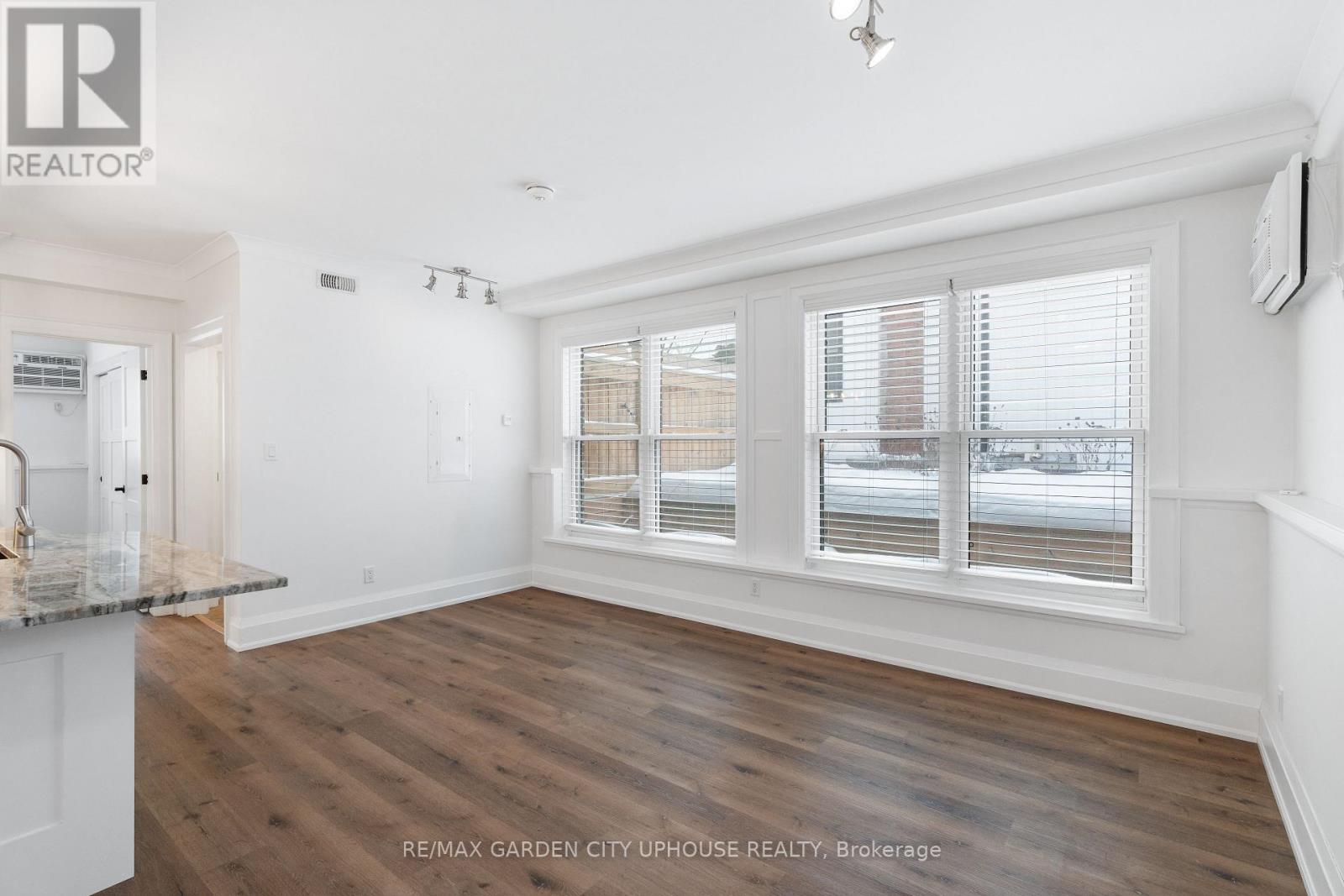 25 Cherry Street, St. Catharines, Ontario  L2R 5M5 - Photo 11 - X12653114