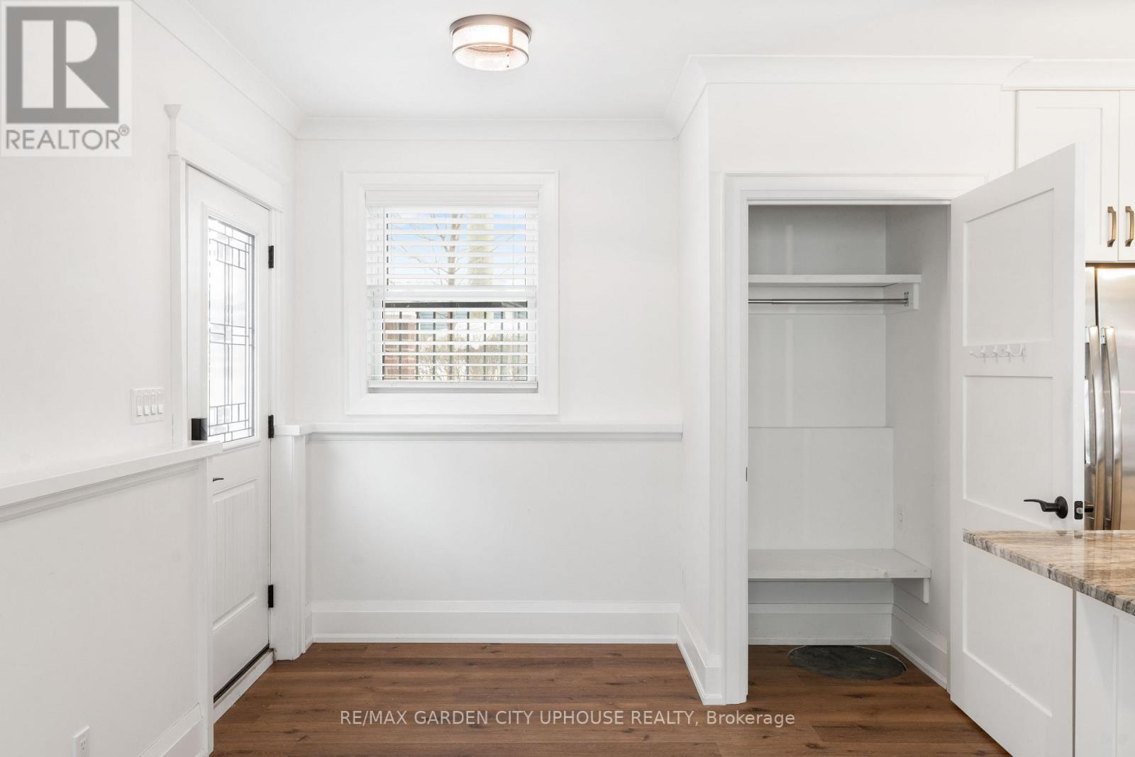 25 Cherry Street, St. Catharines, Ontario  L2R 5M5 - Photo 4 - X12653114