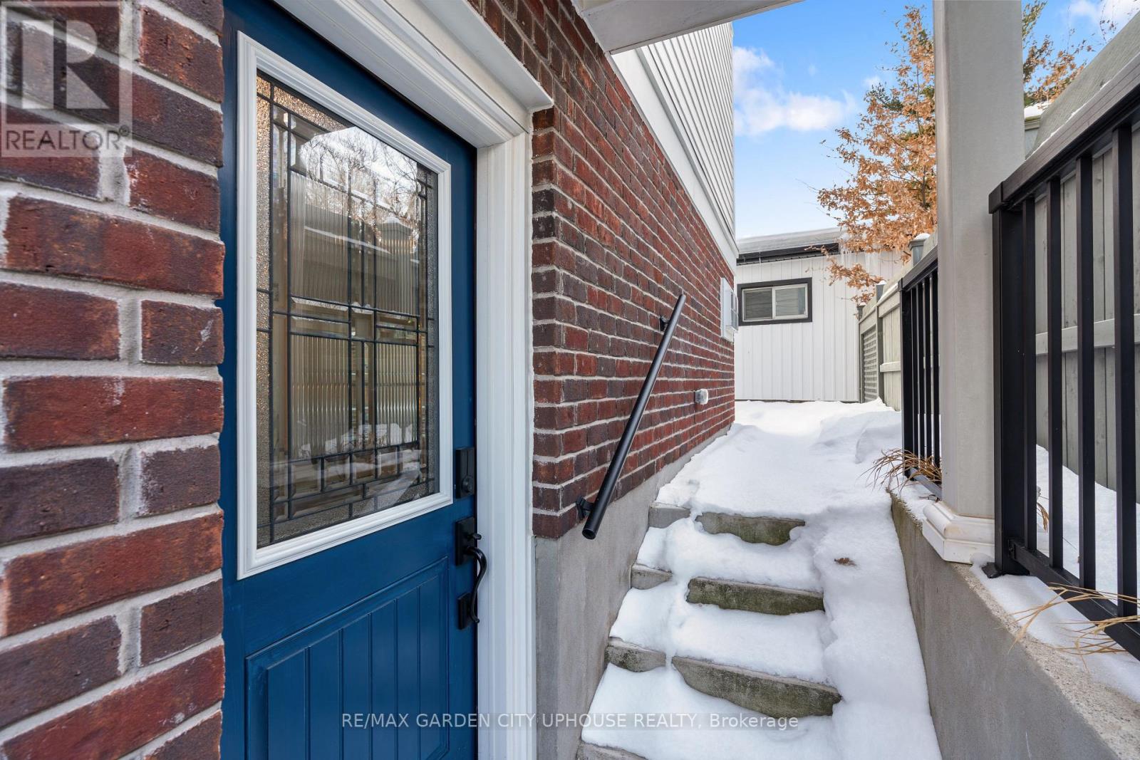 25 Cherry Street, St. Catharines, Ontario  L2R 5M5 - Photo 3 - X12653114