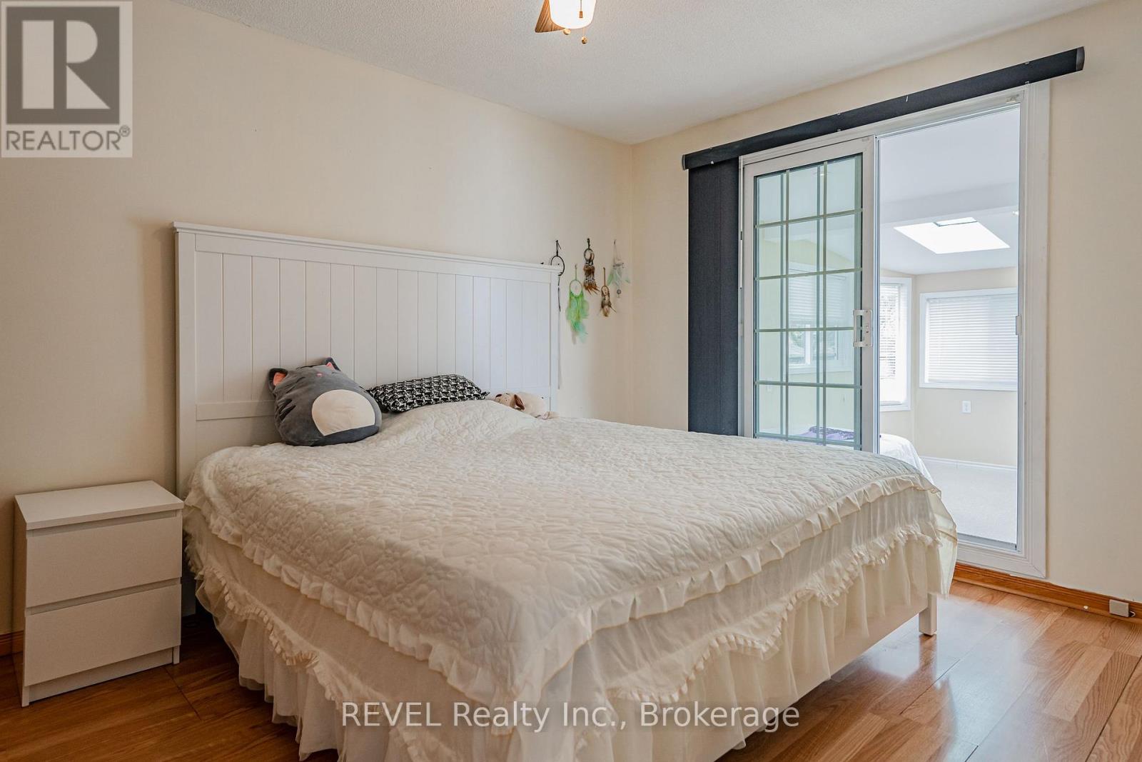 Upper - 6495 Pitton Road, Niagara Falls, Ontario  L2H 1Z9 - Photo 15 - X12761518