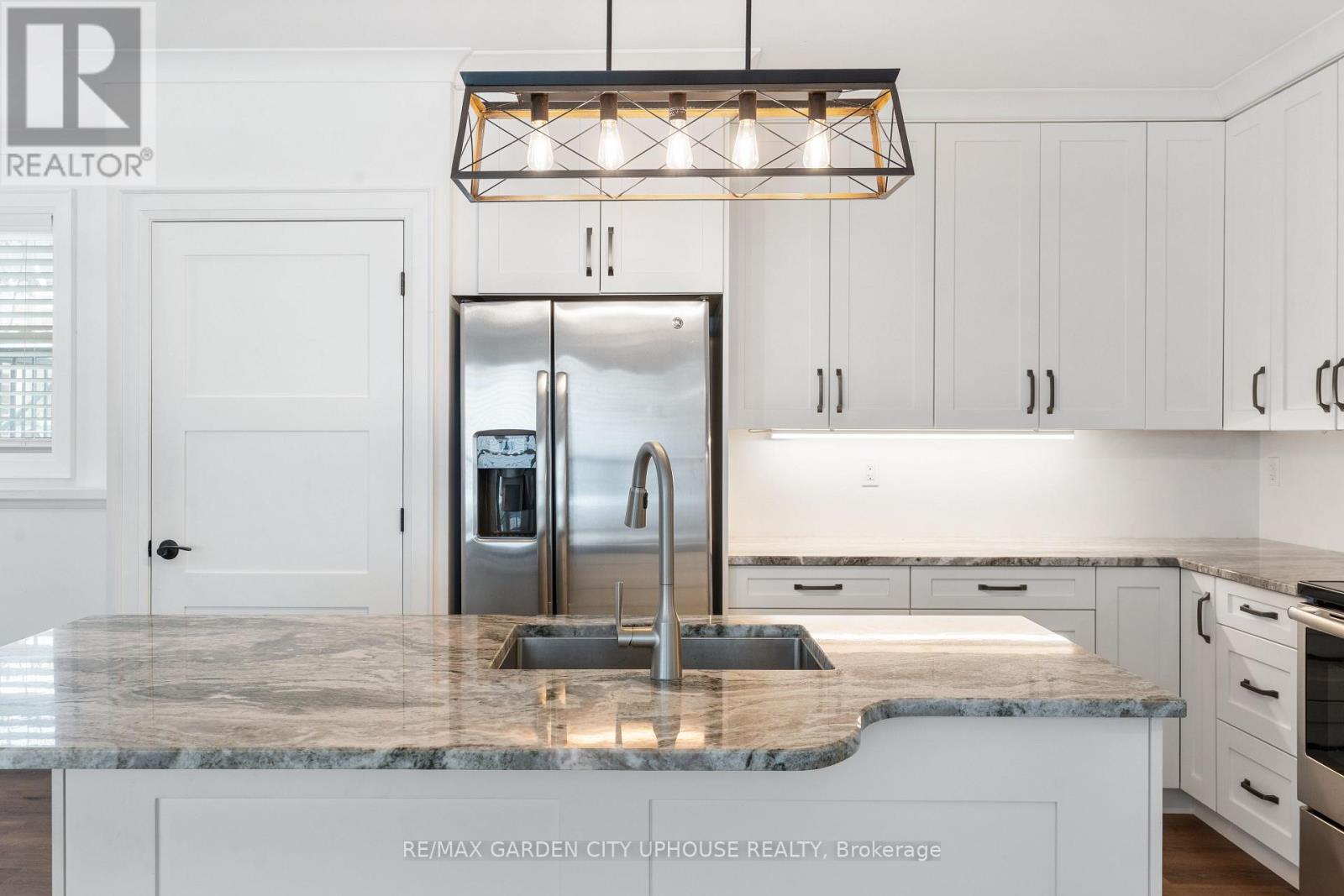 25 Cherry Street, St. Catharines, Ontario  L2R 5M5 - Photo 9 - X12653114