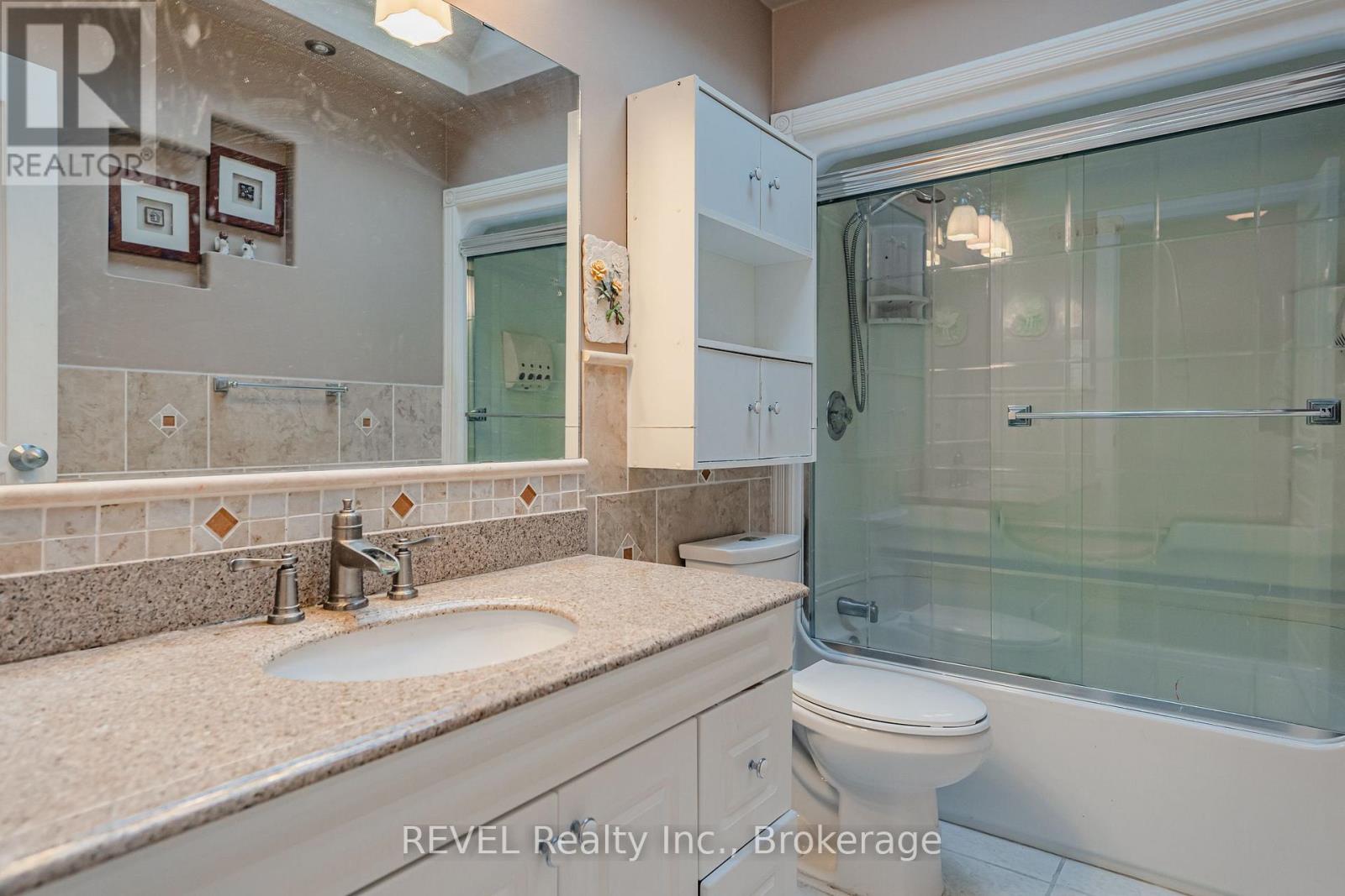 Upper - 6495 Pitton Road, Niagara Falls, Ontario  L2H 1Z9 - Photo 14 - X12761518