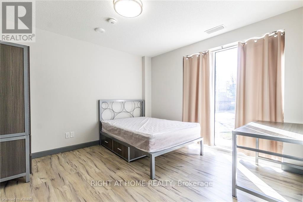 215 - 258b Sunview Street, Waterloo, Ontario  N2L 3V9 - Photo 9 - X12761464