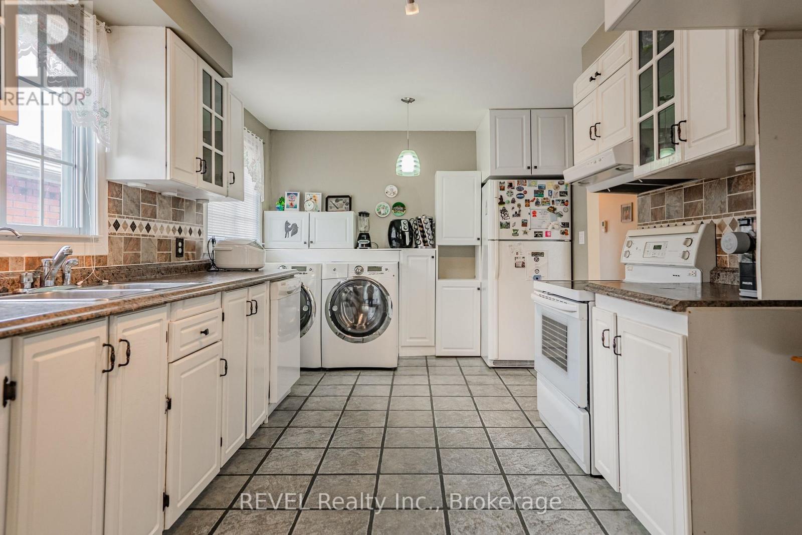 Upper - 6495 Pitton Road, Niagara Falls, Ontario  L2H 1Z9 - Photo 9 - X12761518