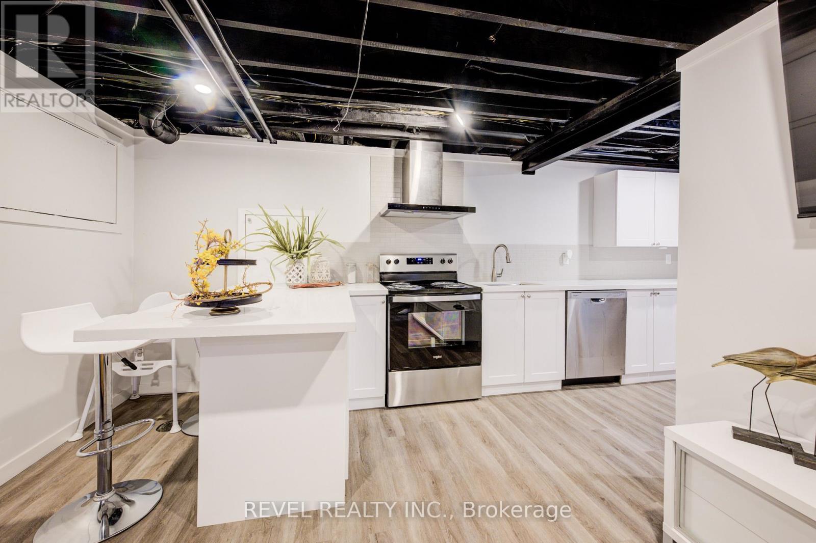 4 Jill Court, St. Catharines, Ontario  L2S 1A6 - Photo 28 - X12541086