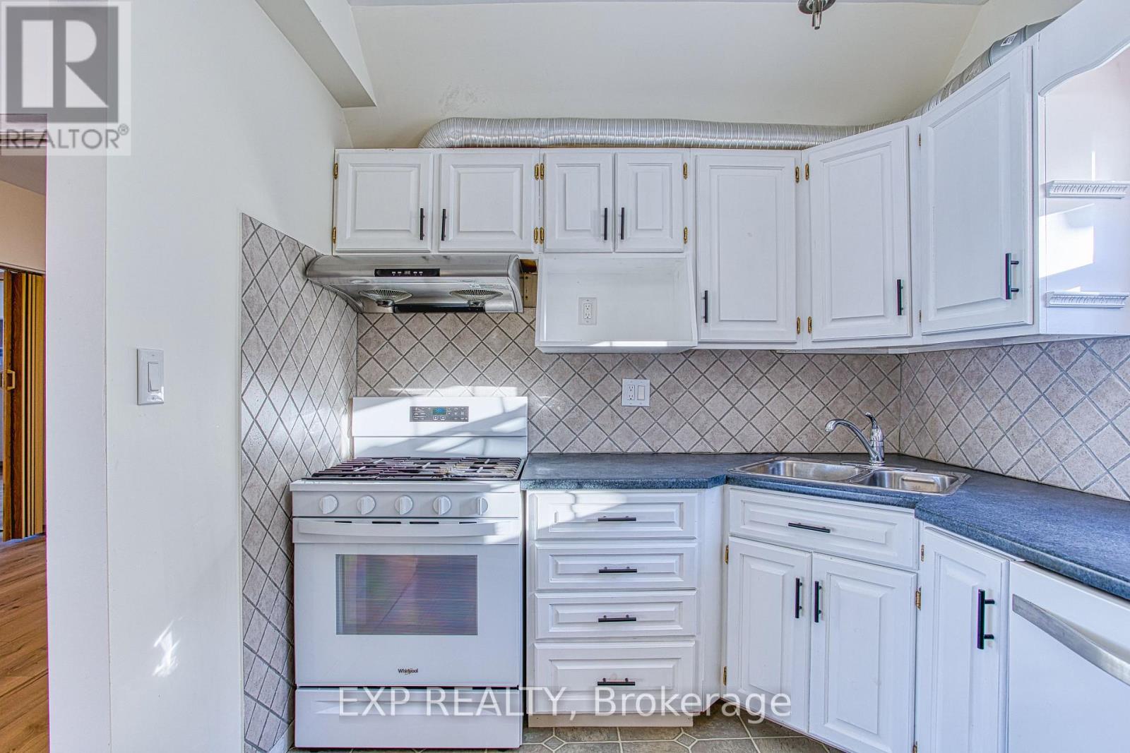 98 Creanona Boulevard, Hamilton (Winona Park), Ontario  L8E 5T3 - Photo 15 - X12761512