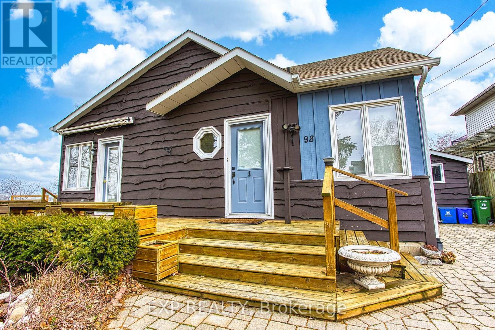 98 Creanona Boulevard, Hamilton (Winona Park), Ontario  L8E 5T3 - Photo 4 - X12761512