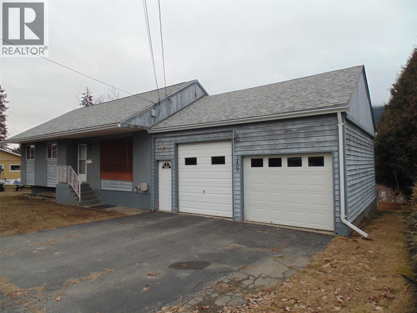 3409 5th Avenue, Castlegar, British Columbia  V1N 2V8 - Photo 2 - 10374766