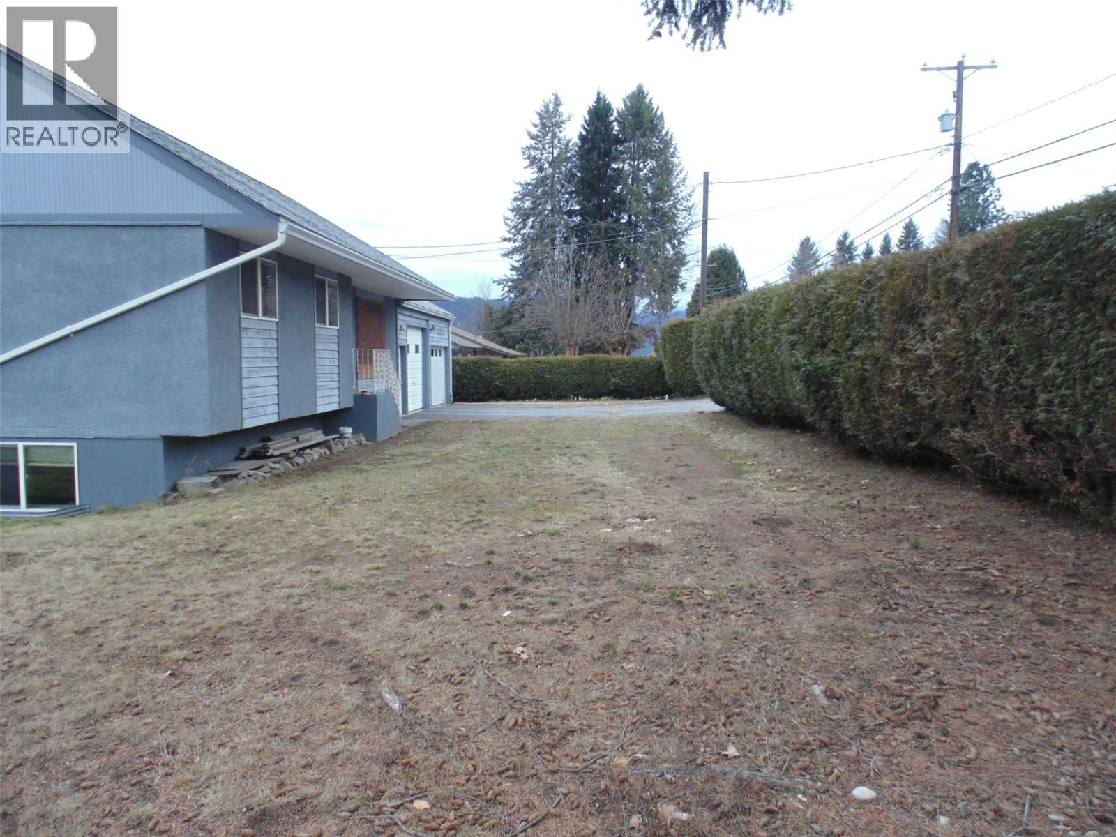 3409 5th Avenue, Castlegar, British Columbia  V1N 2V8 - Photo 6 - 10374766