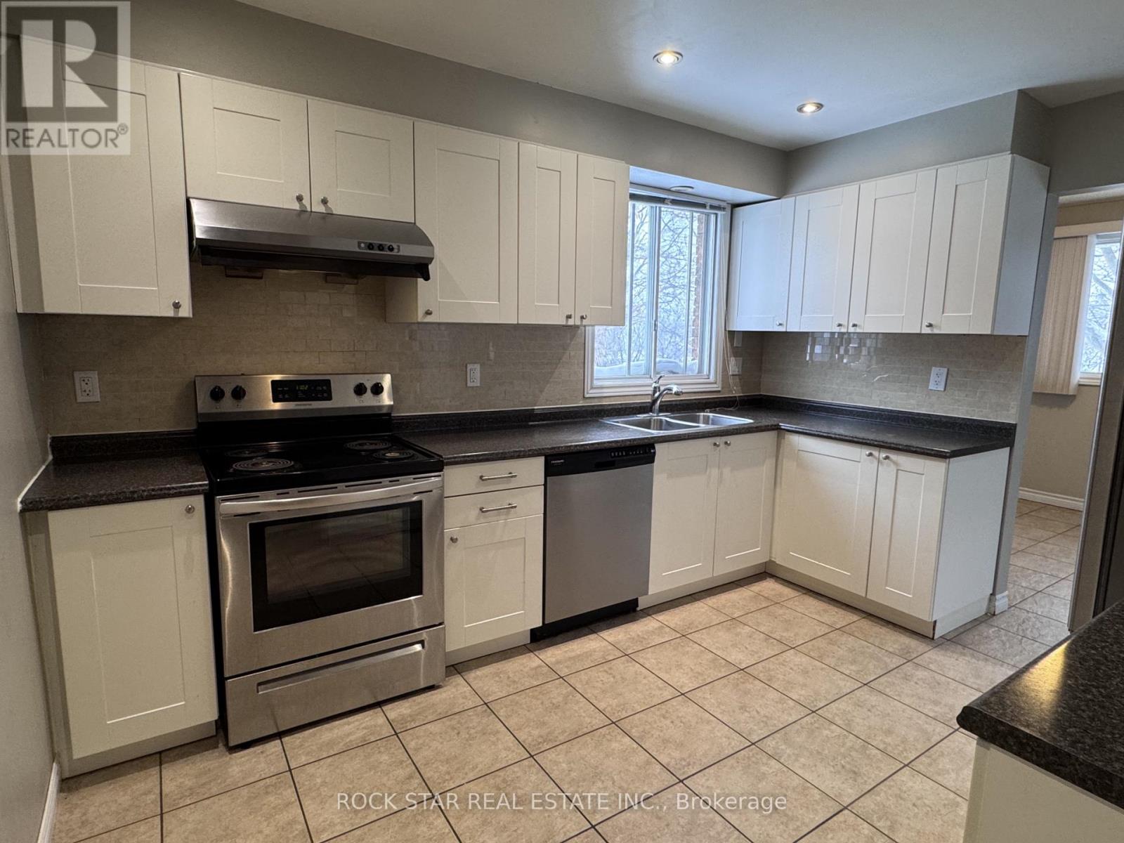 Main - 168 Millwood Crescent, Kitchener, Ontario  N2P 1M4 - Photo 3 - X12755696