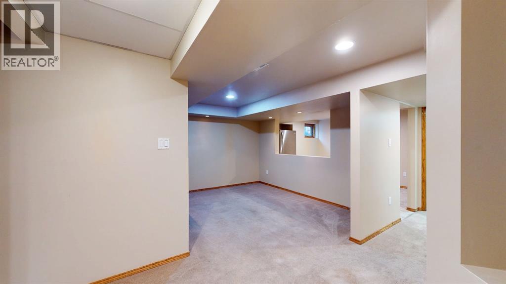 610 Ross Glen Drive Se, Medicine Hat, Alberta  T1B 3X3 - Photo 37 - A2274894