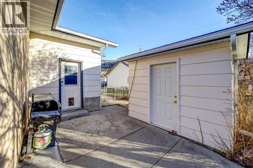 2429 211 Street, Bellevue, Alberta  T0K 0C0 - Photo 11 - A2277787