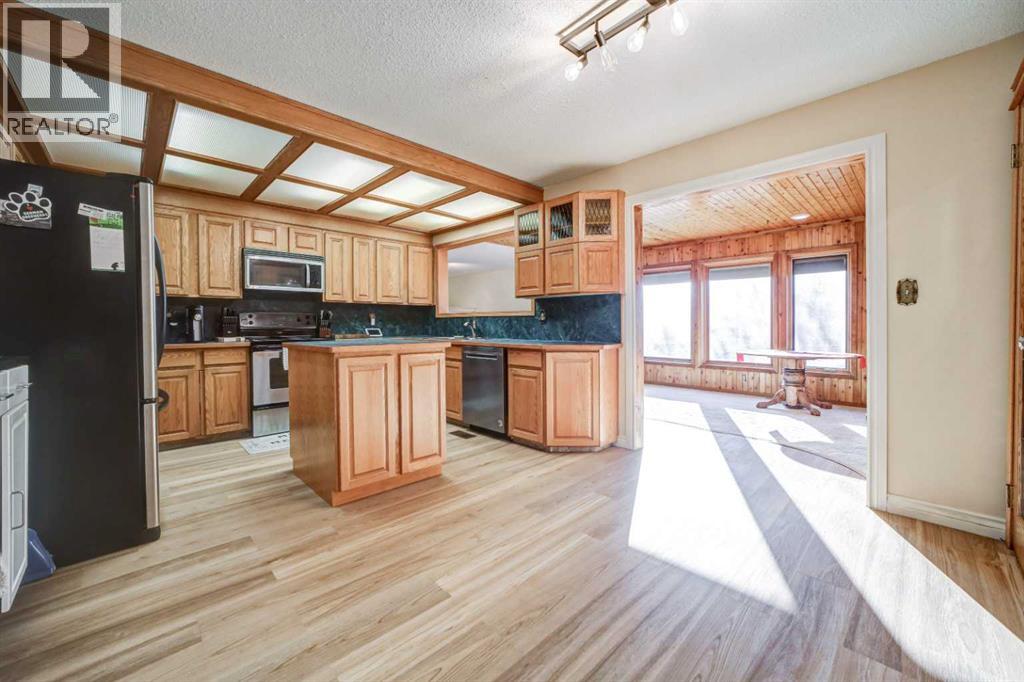 2429 211 Street, Bellevue, Alberta  T0K 0C0 - Photo 30 - A2277787