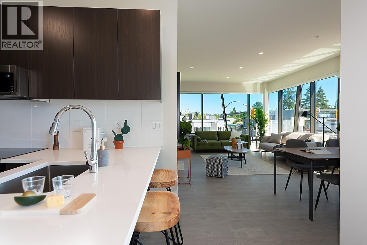 207 1633 Tatlow Avenue, North Vancouver, British Columbia  V7P 1V3 - Photo 4 - R3087516