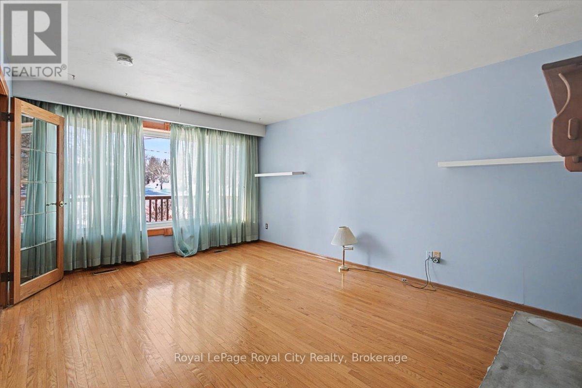 15 Inverness Drive, Guelph (Riverside Park), Ontario  N1E 3L7 - Photo 6 - X12747460