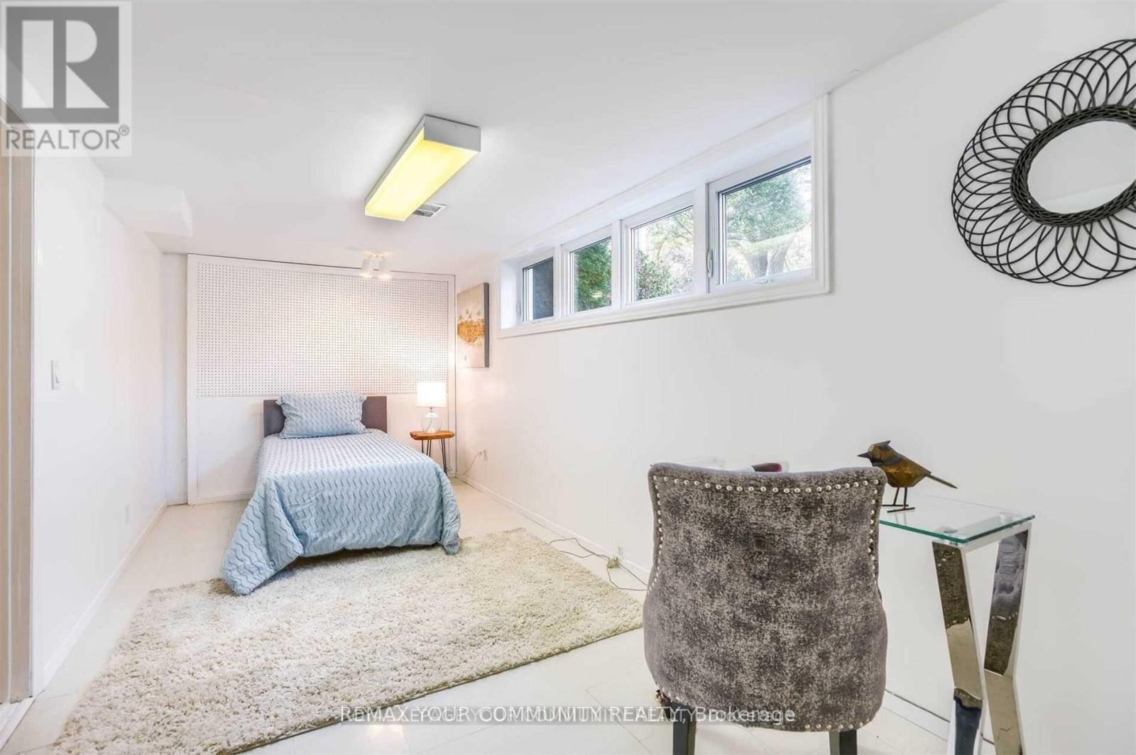 1 Yewfield Crescent, Toronto (Banbury-Don Mills), Ontario  M3B 2Y4 - Photo 21 - C12669140