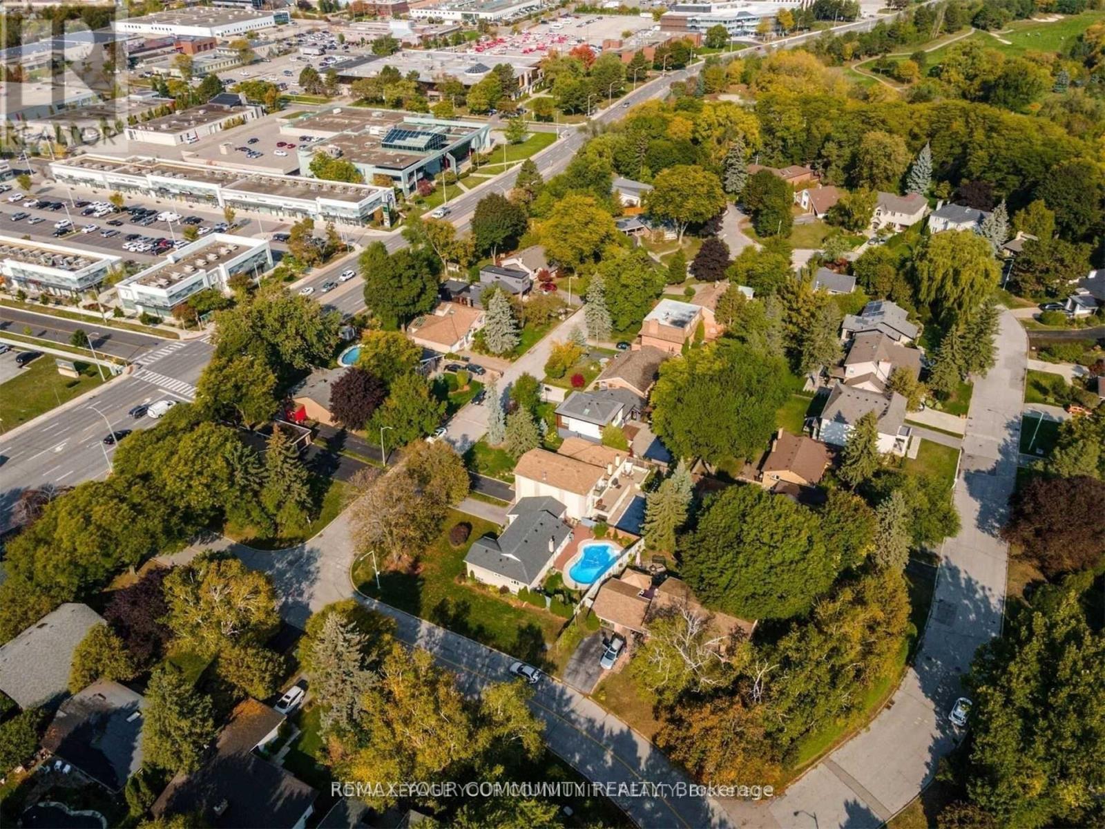 1 Yewfield Crescent, Toronto (Banbury-Don Mills), Ontario  M3B 2Y4 - Photo 9 - C12669140