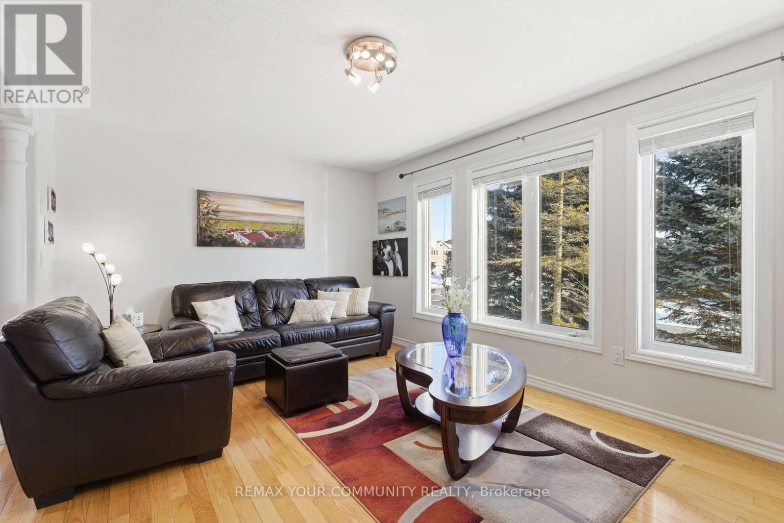 37 Saint Avenue, Bradford West Gwillimbury (Bradford), Ontario  L3Z 3E6 - Photo 6 - N12718790