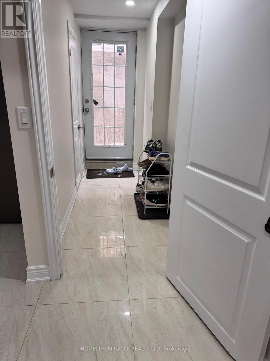 Bsmt - 3 Christie Drive, Brampton (Snelgrove), Ontario  L6Z 3H6 - Photo 9 - W12653530