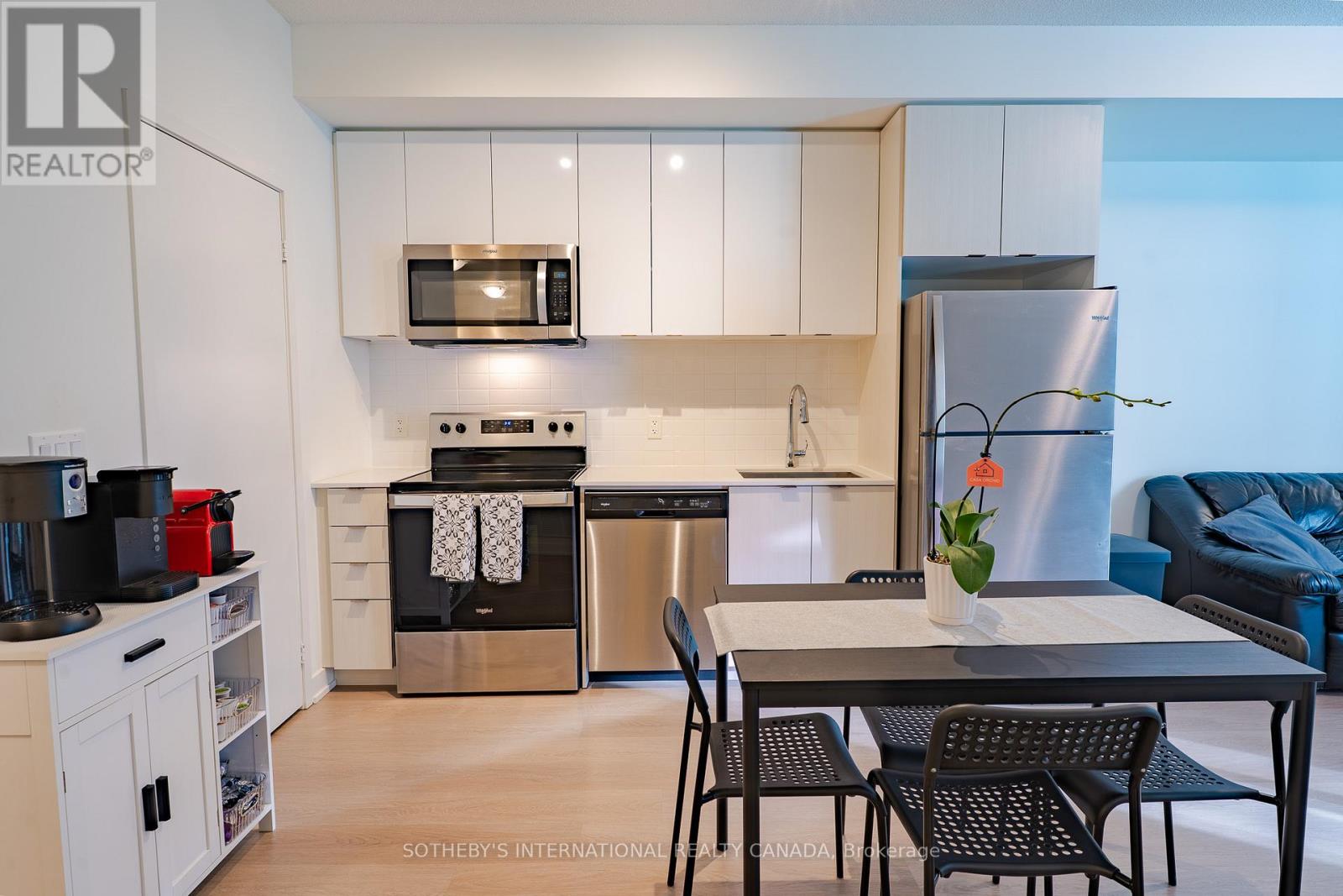 406 - 859 The Queensway, Toronto (Stonegate-Queensway), Ontario  M8Z 1N8 - Photo 5 - W12758818