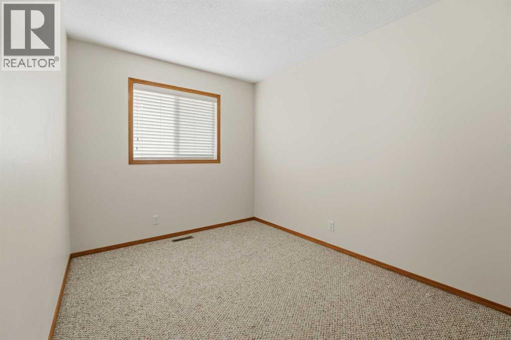 2 Davis Close, Red Deer, Alberta  T4R 2L4 - Photo 10 - A2279291