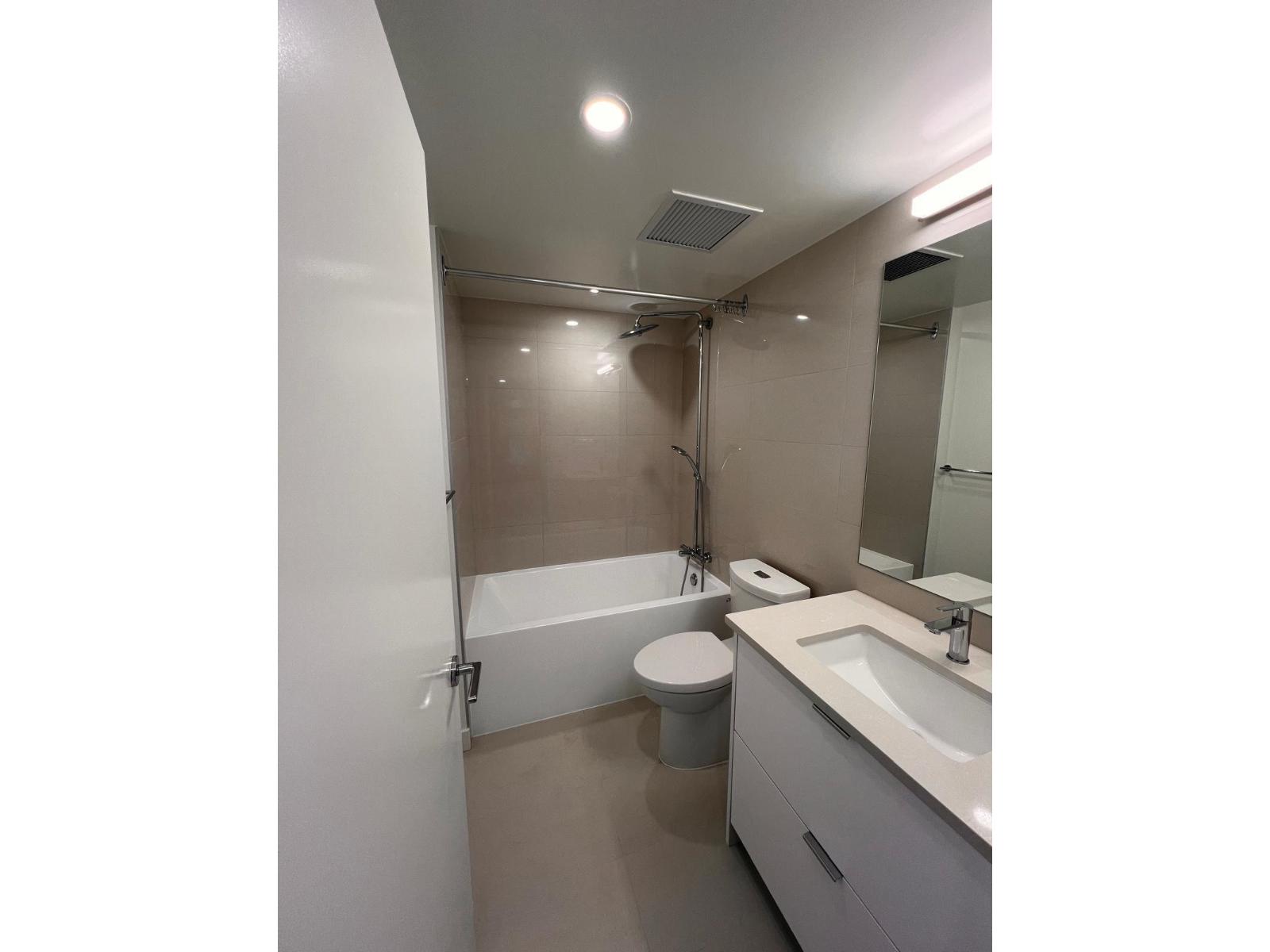 706 13675 107a Avenue, Surrey, British Columbia  V3T 2H2 - Photo 3 - R3086187