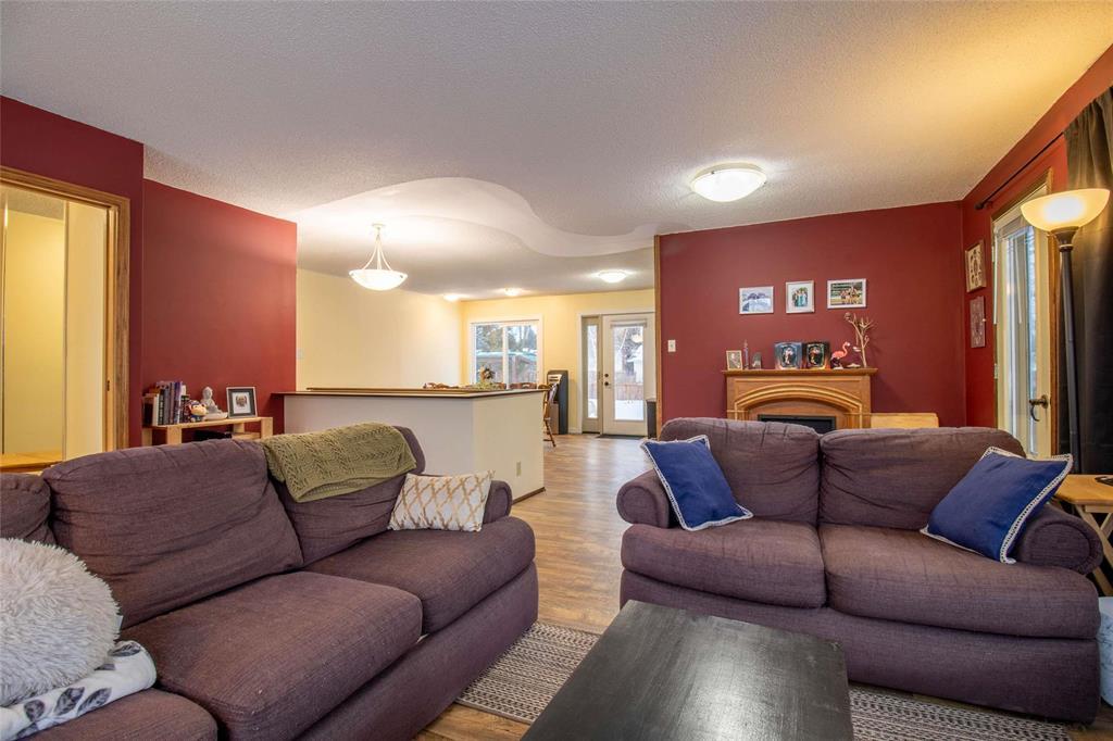 121 Westwood Street, Steinbach, Manitoba  R5G 2C5 - Photo 11 - 202602255