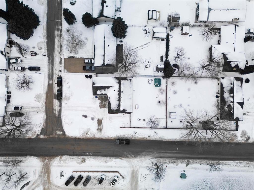 121 Westwood Street, Steinbach, Manitoba  R5G 2C5 - Photo 2 - 202602255