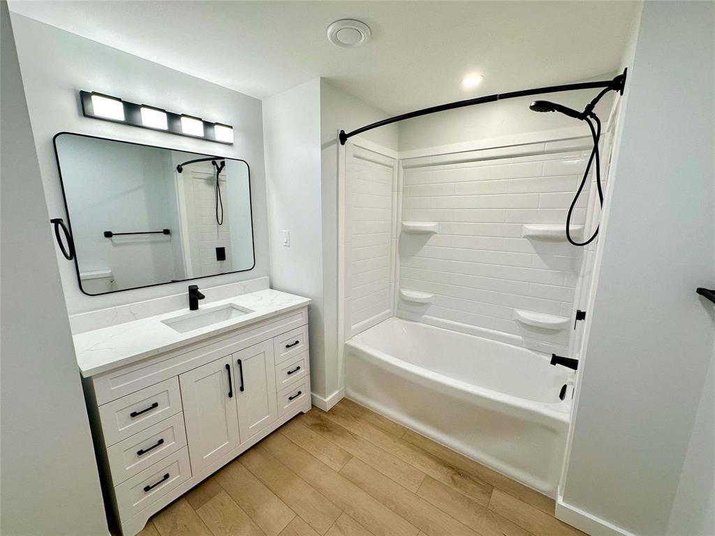 121 Westwood Street, Steinbach, Manitoba  R5G 2C5 - Photo 32 - 202602255