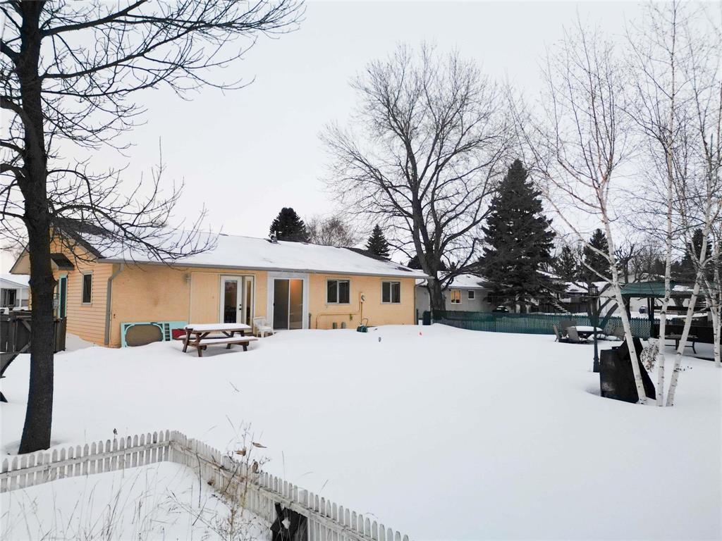 121 Westwood Street, Steinbach, Manitoba  R5G 2C5 - Photo 37 - 202602255