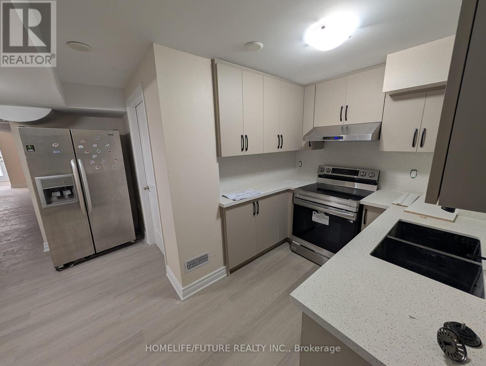 41 Black Walnut Drive, Markham, Ontario  L3S 4B9 - Photo 2 - N12767544