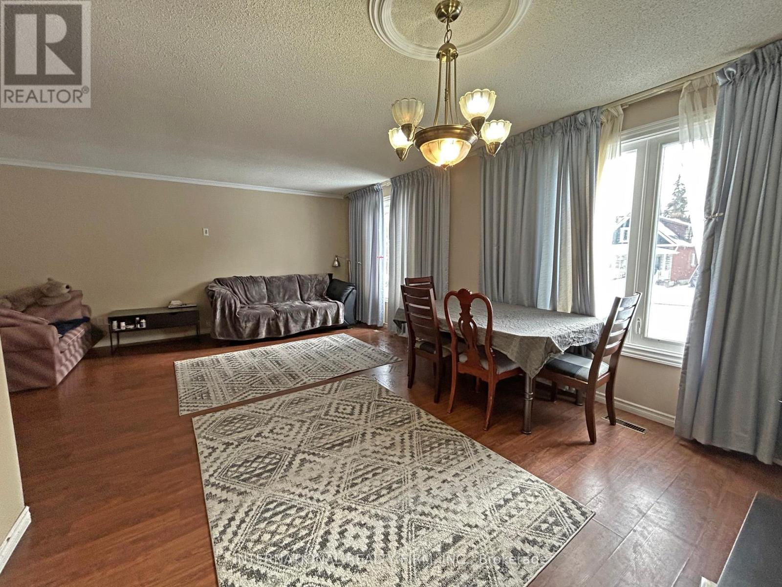 Main - 63 Centre Street E, Richmond Hill, Ontario  L4C 1A3 - Photo 3 - N12767582