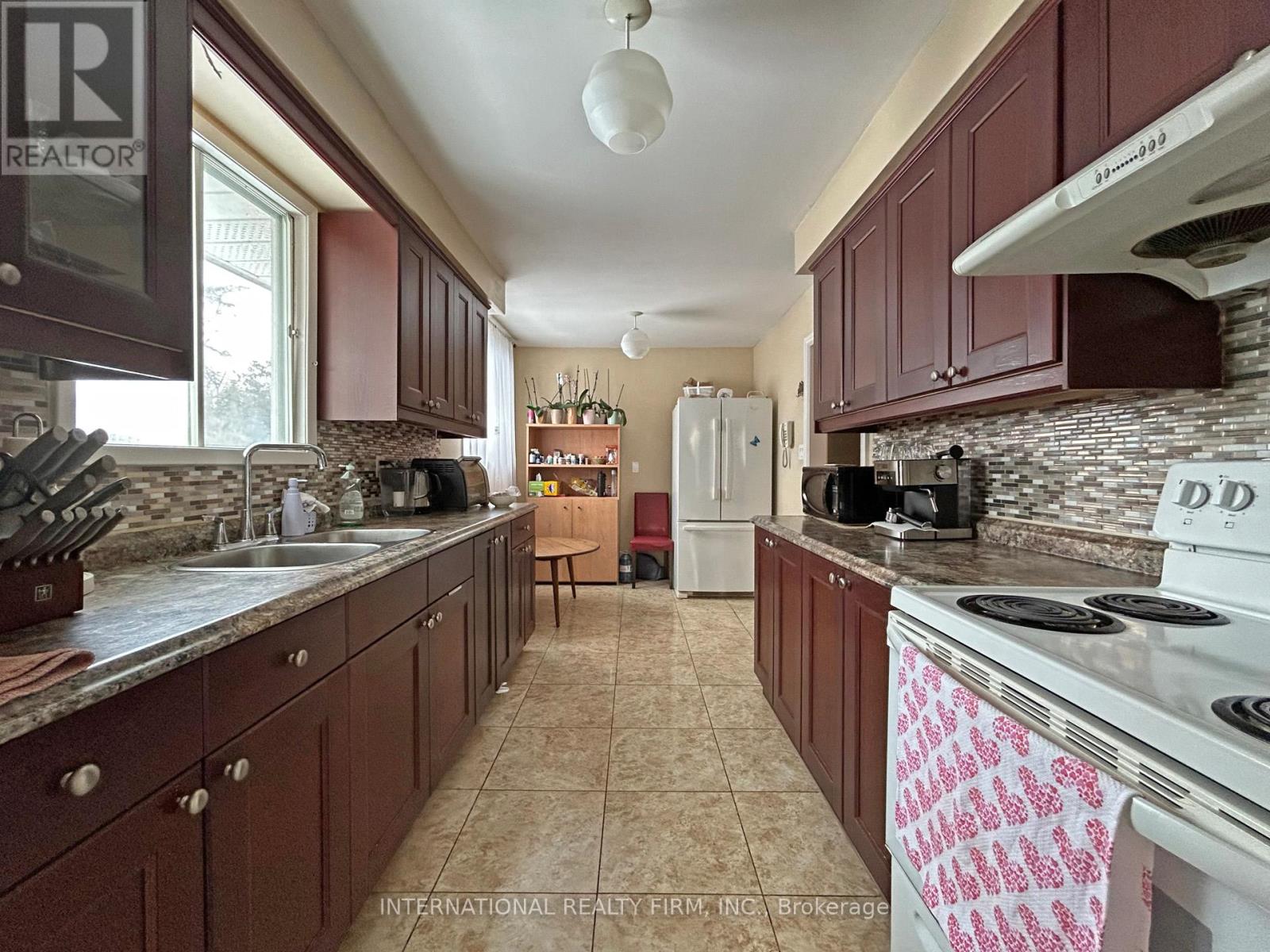 Main - 63 Centre Street E, Richmond Hill, Ontario  L4C 1A3 - Photo 5 - N12767582