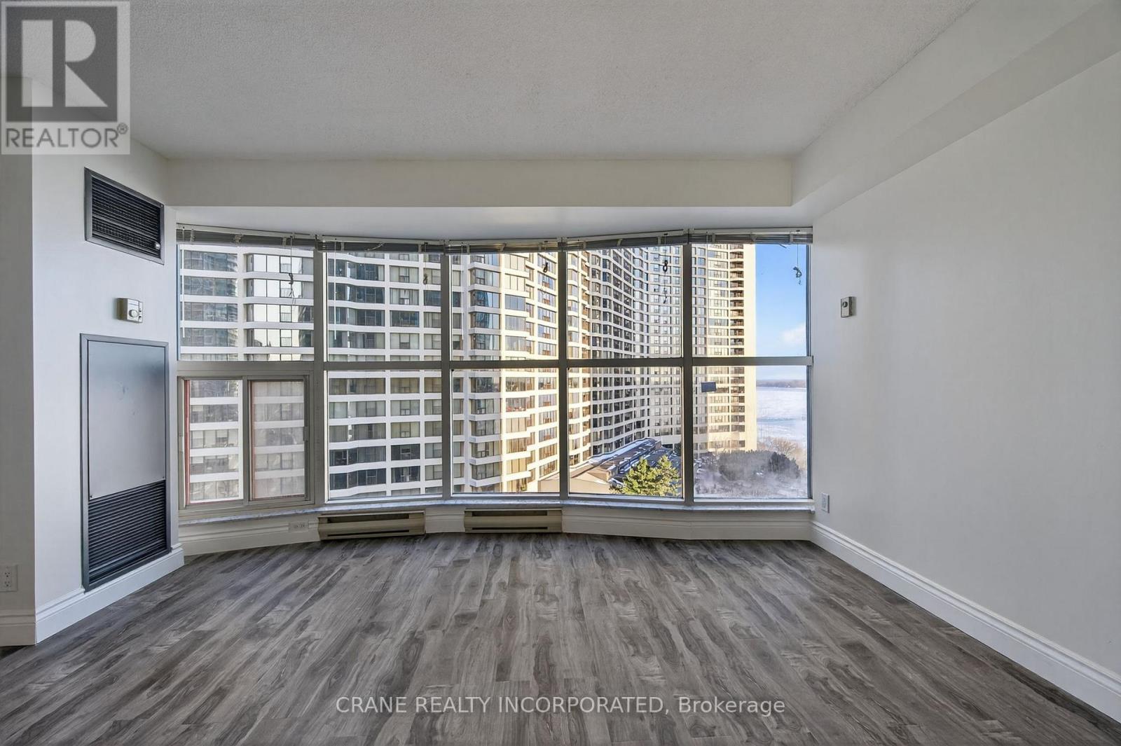 1605 - 77 Harbour Square, Toronto, Ontario  M5J 2S2 - Photo 21 - C12767378