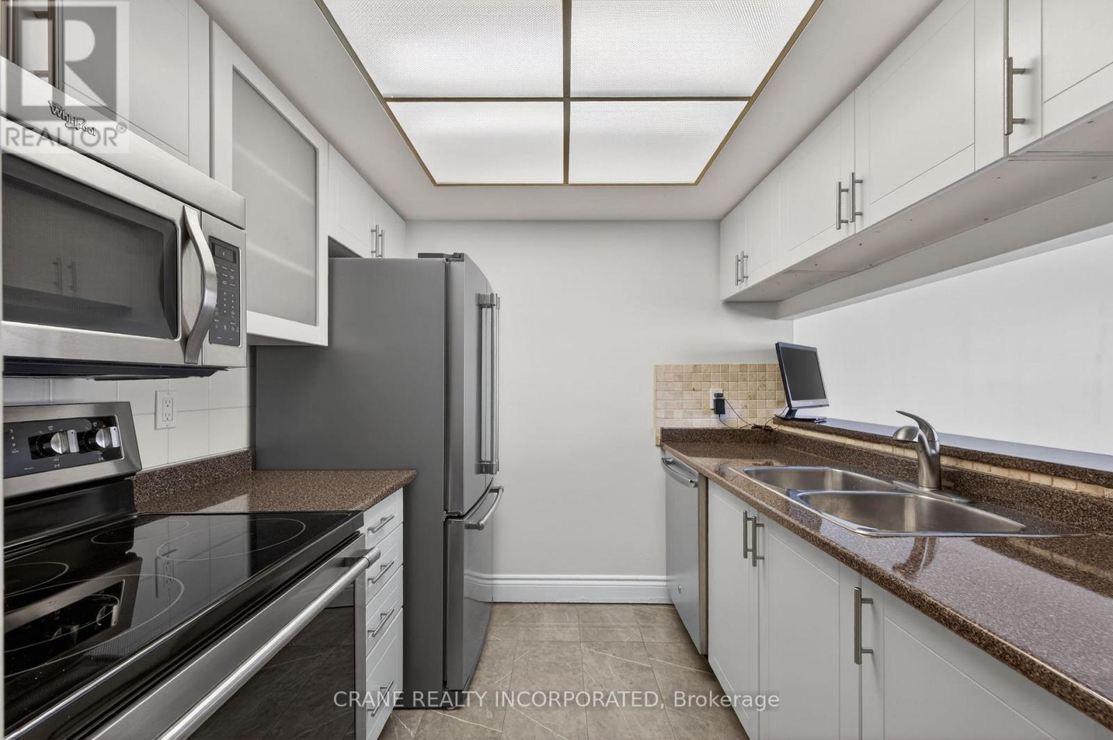 1605 - 77 Harbour Square, Toronto, Ontario  M5J 2S2 - Photo 10 - C12767378