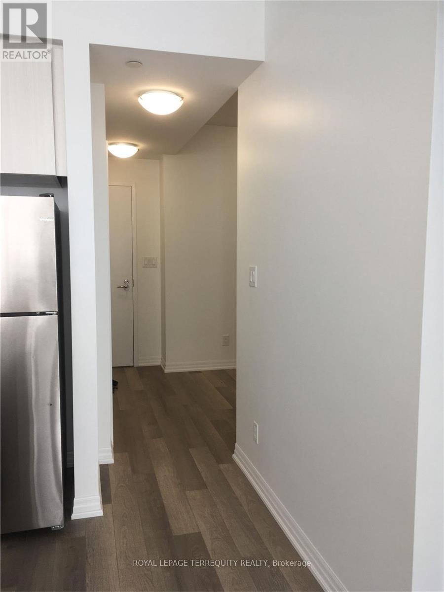 713 - 111 Worsley Street, Barrie (City Centre), Ontario  L4M 0J5 - Photo 3 - S12767534