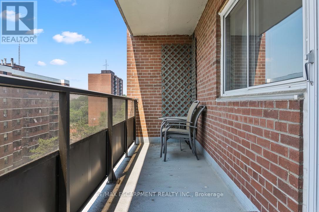 805 - 15 Elizabeth Street N, Mississauga, Ontario  L5G 2Z3 - Photo 15 - W12562640