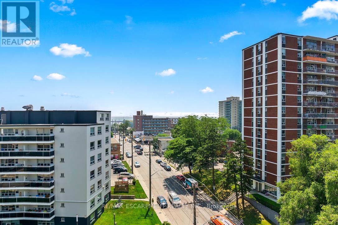 805 - 15 Elizabeth Street N, Mississauga, Ontario  L5G 2Z3 - Photo 28 - W12562640