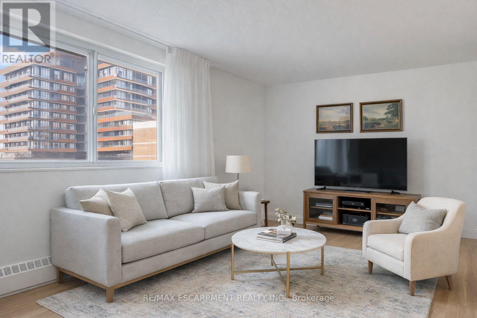 805 - 15 Elizabeth Street N, Mississauga, Ontario  L5G 2Z3 - Photo 7 - W12562640