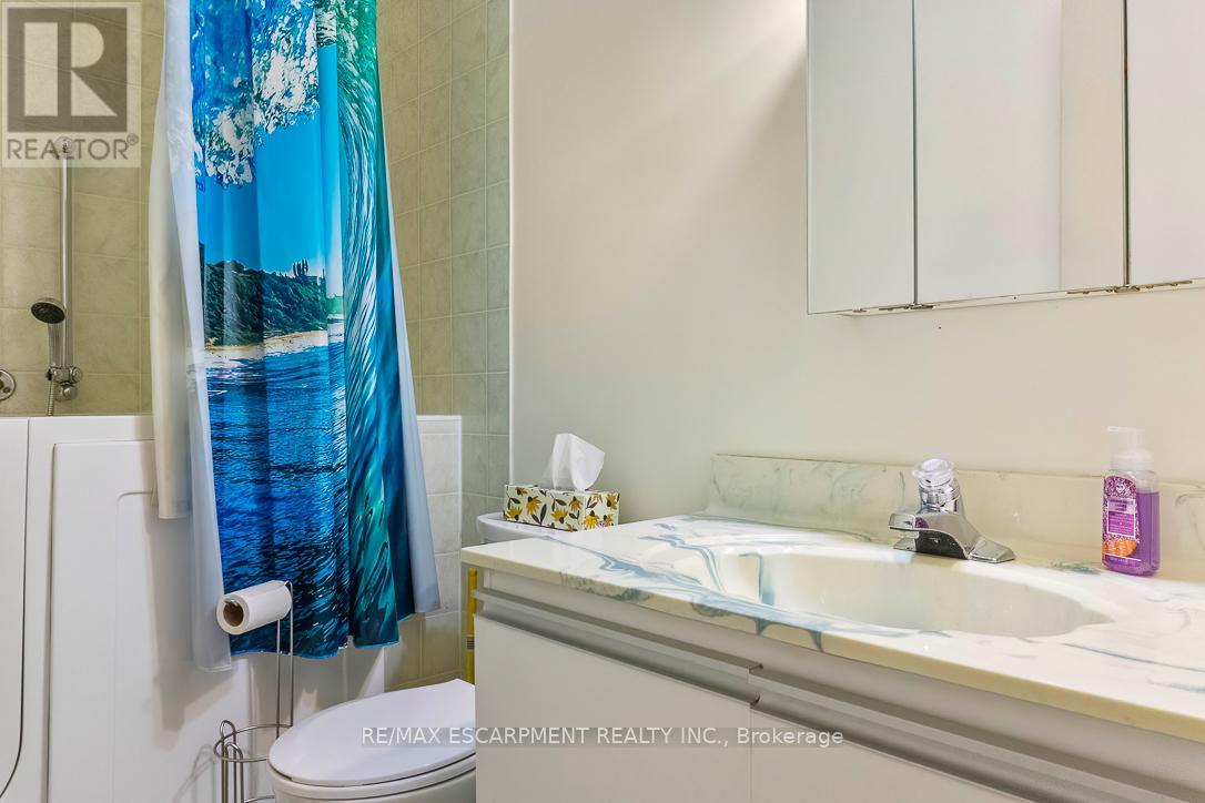 805 - 15 Elizabeth Street N, Mississauga (Port Credit), Ontario  L5G 2Z3 - Photo 34 - W12562640